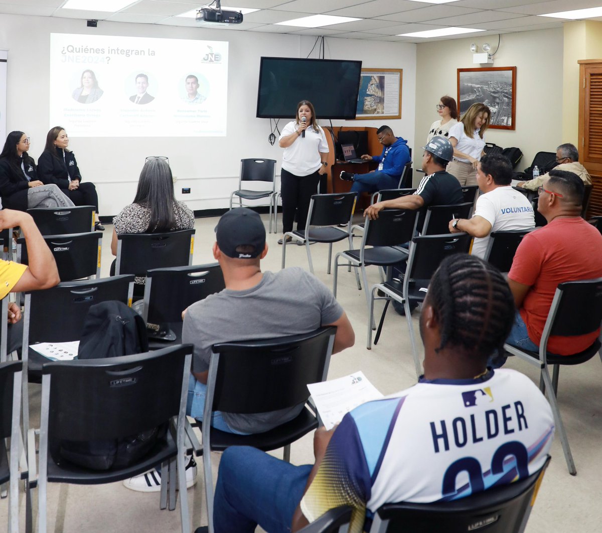 JuntaNE2024's tweet photo. Encuentro Ciudadano con trabajadores de la División Industrial, sector Atlántico, de la Autoridad del Canal de Panamá #EsLaQueCuenta #TuVotoConstruye https://t.co/DmMbqSCo7g