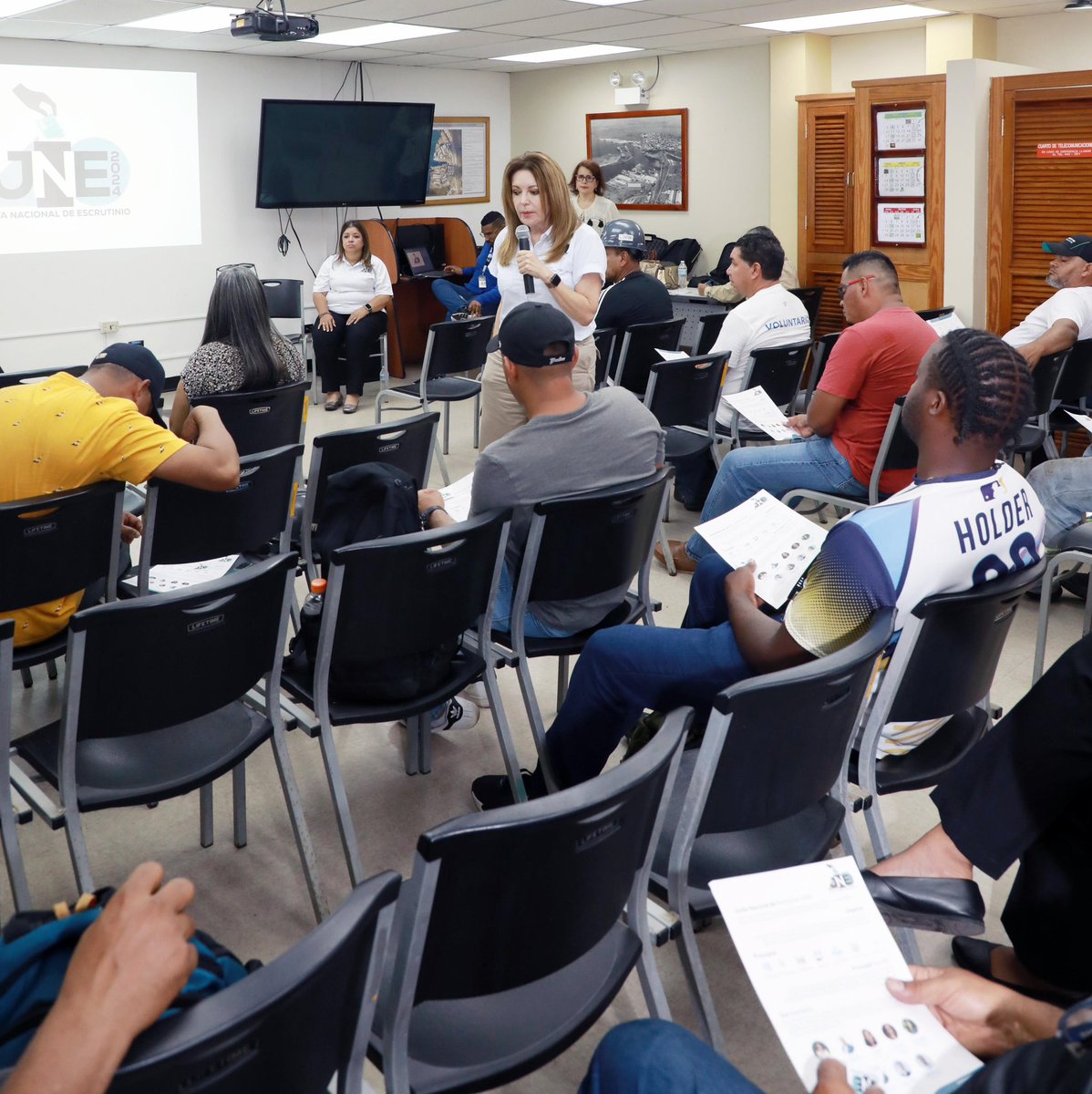 JuntaNE2024's tweet photo. Encuentro Ciudadano con trabajadores de la División Industrial, sector Atlántico, de la Autoridad del Canal de Panamá #EsLaQueCuenta #TuVotoConstruye https://t.co/DmMbqSCo7g