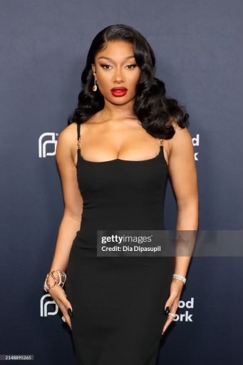 theestallion's tweet image. Thank you @PPFA for honoring me last night! I met so many amazing women💙