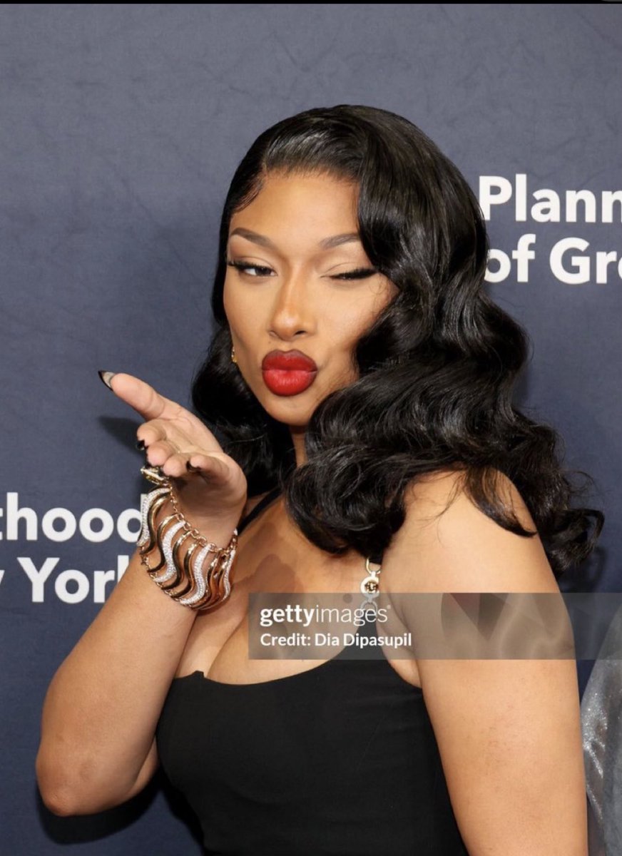 theestallion's tweet image. Thank you @PPFA for honoring me last night! I met so many amazing women💙