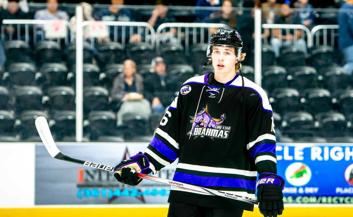 Something no one can take away

Originally from Grand Rapids, Justin Kerr found his confidence - and Division I interest - first on the outskirts of St. Louis and then in the North American Hockey League.    

STORY LINK >>> bit.ly/3JlfTxh 

📸: Candice Bryan