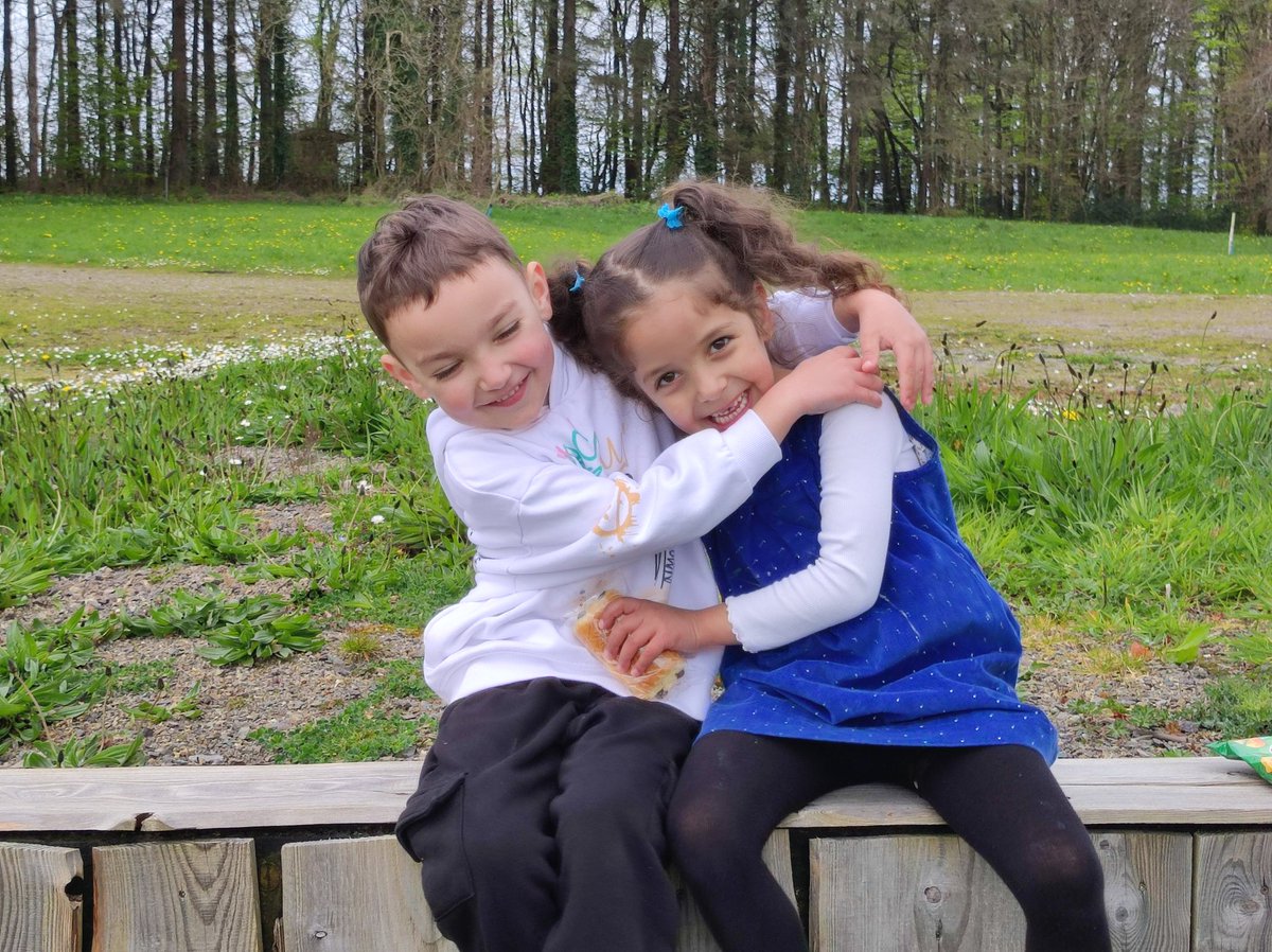 MiniExplorersPD's tweet photo. We finished a wonderful day, with fun &amp; games #makingmemories😊 #SchoolOfSanctuary 🧡 🇺🇦🇸🇾 #EveryoneIsWelcome 
a special thank you to our friends @cymbrogifutures 💚 https://t.co/UYltpQ6O8U