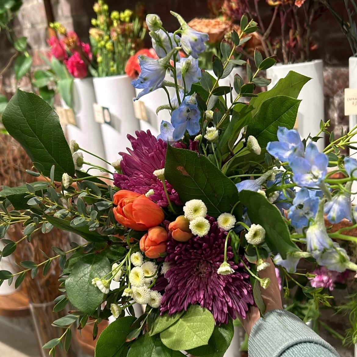 KIB Ambassadors are our superstar volunteers that turn every project into a budding success. 🌷 Thanks to our friends at @flowerboysindy, we celebrated their spirit and dedication with a Flower Arranging Workshop! 🌼💐 Get involved at: bit.ly/3GqSAR0