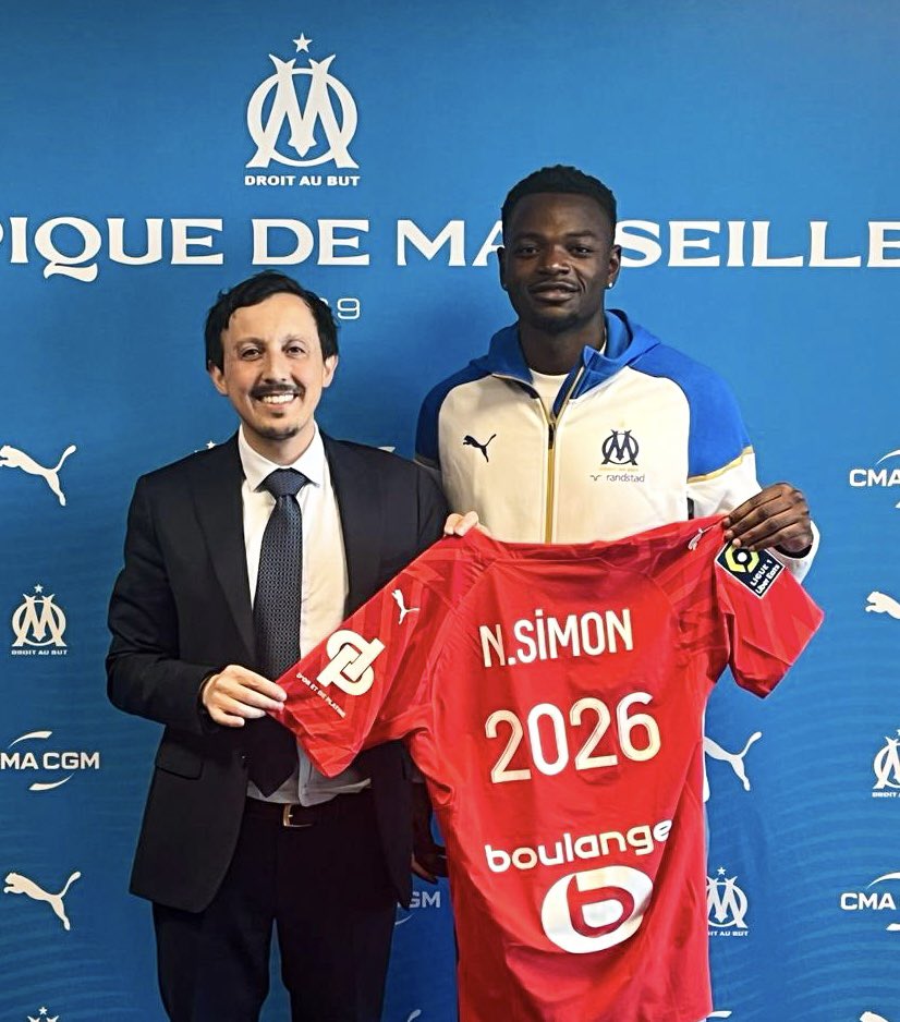 🔹 𝑂𝐹𝐹𝐼𝐶𝐼𝐸𝐿 : 𝐒𝐢𝐦𝐨𝐧 𝐍𝐠𝐚𝐩𝐚𝐧𝐝𝐨𝐮𝐞𝐭𝐧𝐛𝐮 (🇨🇲, 2003), formé au club, prolonge à l'OM et est désormais sous contrat jusqu'en 2026 ! #TeamOM 🔵⚪️