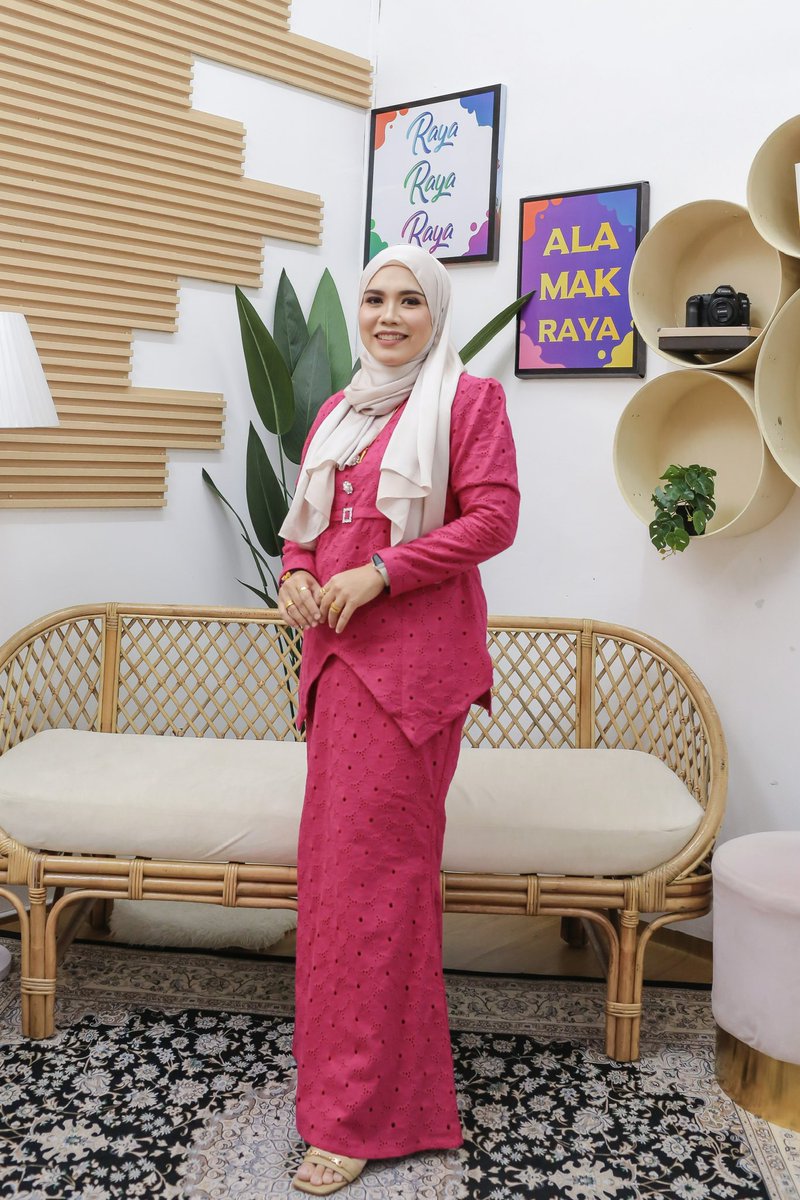 EzzaTiger's tweet photo. ootd  #QiszarTimelessRaya2024 wif my kiddos..kiddos my pengganti arwah suami..segalanya untuk mereka..📸 #raya2k24 #mamiqarlls #rayqarll #hayqarll #theqarlls #teamrayabatupahat #abgadikpalingraya https://t.co/2RdISJbSUG