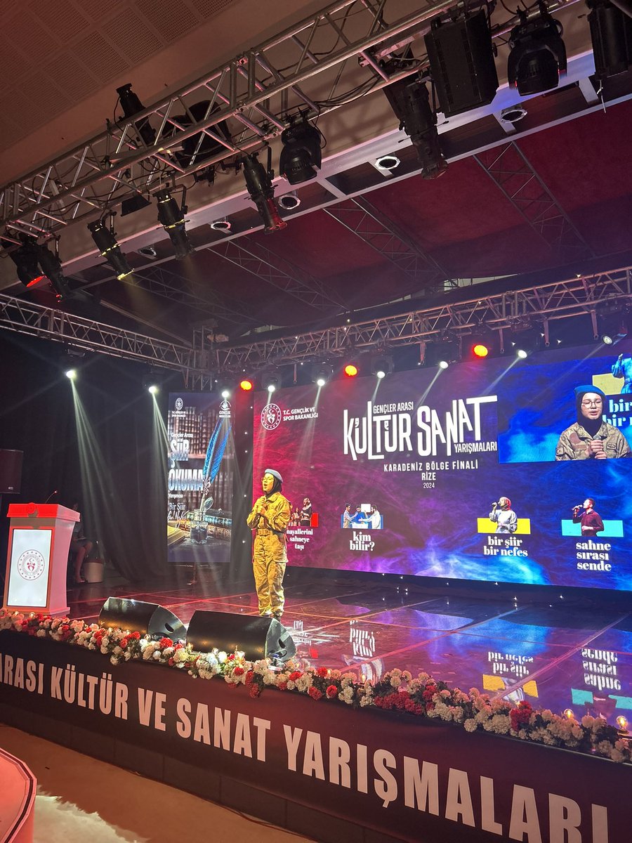 Gençler Arası Kültür Sanat Yarışmaları Bir Şiir Bir Nefes Karadeniz Bölge Finali’nin sonuna geldik. Katılan gençlerimize teşekkür ediyor başarılarının devamını diliyoruz 💐