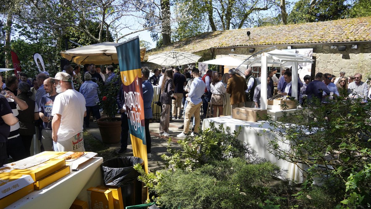 Todo un éxito la “I Feira Xuntos- Saborea Galicia”, encuentro organizado de la mano de Pazo de Rubianes, Conservas Peperetes y Airas Moniz para seguir poniendo en valor la altísima calidad del producto gallego🙌  #xuntos #galicia #saboreagalicia #galiciacalidade