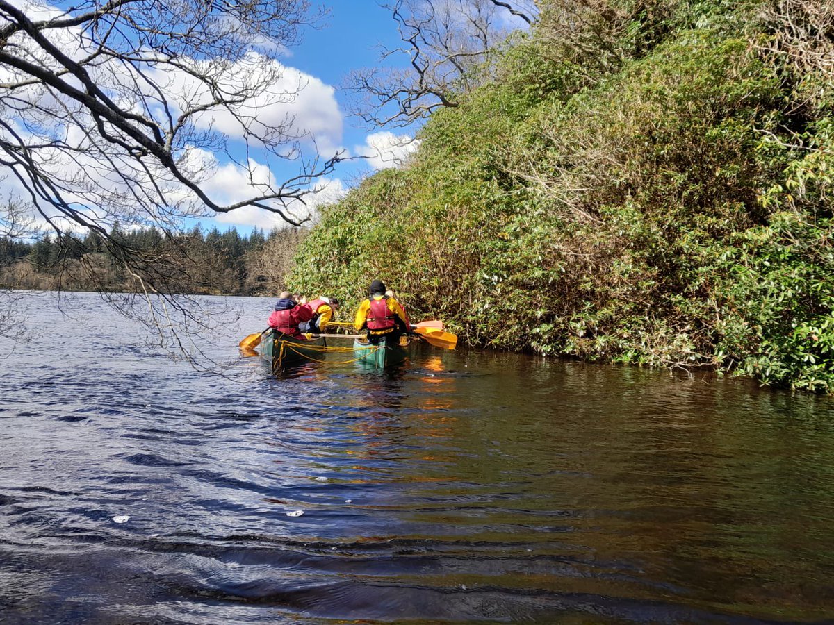 Steve was out yesterday with S3 pupils from @GrangemouthHS. We headed to Loch Ard to 🛶 . We used this to work on effective & efficient comms, resilience building & Team work. At times it was hard yet they got there in the end 😎👍. @FalkirkOutdoors @SAPOE_org @falkirkcouncil