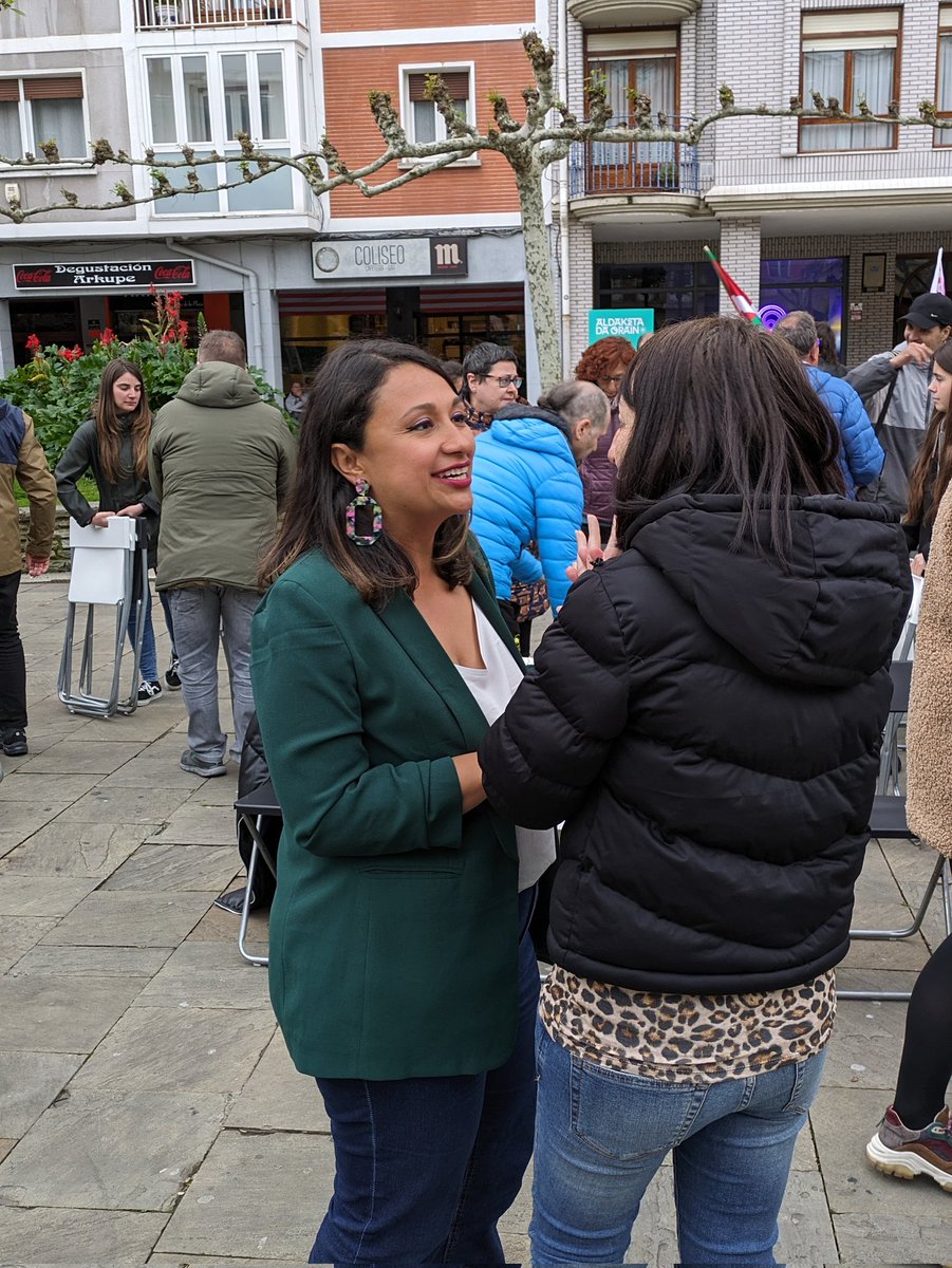 Gurea feminismotik, aniztasunetik egiten den borroka da. Gora borroka feminista! 
<a href="/DianaUrrea5/">Diana Urrea</a> ✨ <a href="/BetaurrekoMorea/">Oihana Etxebarrieta Legrand</a> 

#AldaketaDaOrain 
#bozkatuEhbildu

#Erandio