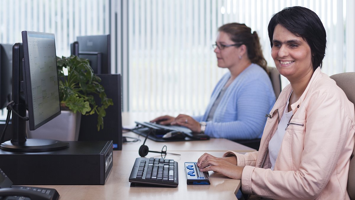 FreedomSci's tweet photo. Today is #NationalAssistiveTechnologyAwarenessDay! This day celebrates the vital role that #AssistiveTechnology plays in the daily lives of people with disabilities. How has assistive technology made a difference in your life?
#AssistiveTechnologyDay #ATDay https://t.co/ISrvdYaEA1