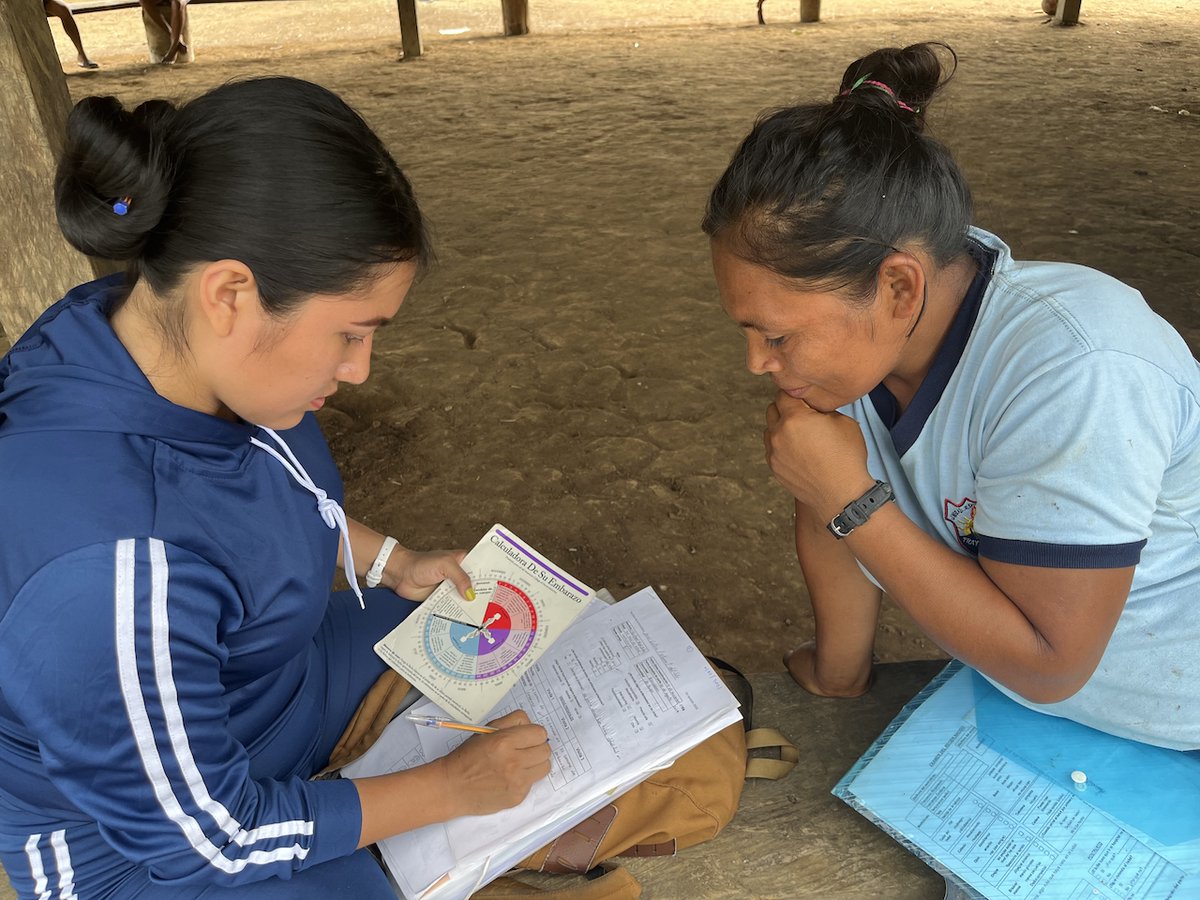 Ikiama Nukuri, an intercultural health program led by @FPachamama_Ec, builds collective power among Indigenous women and amplifies their voices in order to improve maternal, infant, and reproductive health of Indigenous nations in the Ecuadorian Amazon 💕 hubs.li/Q02sM0vw0