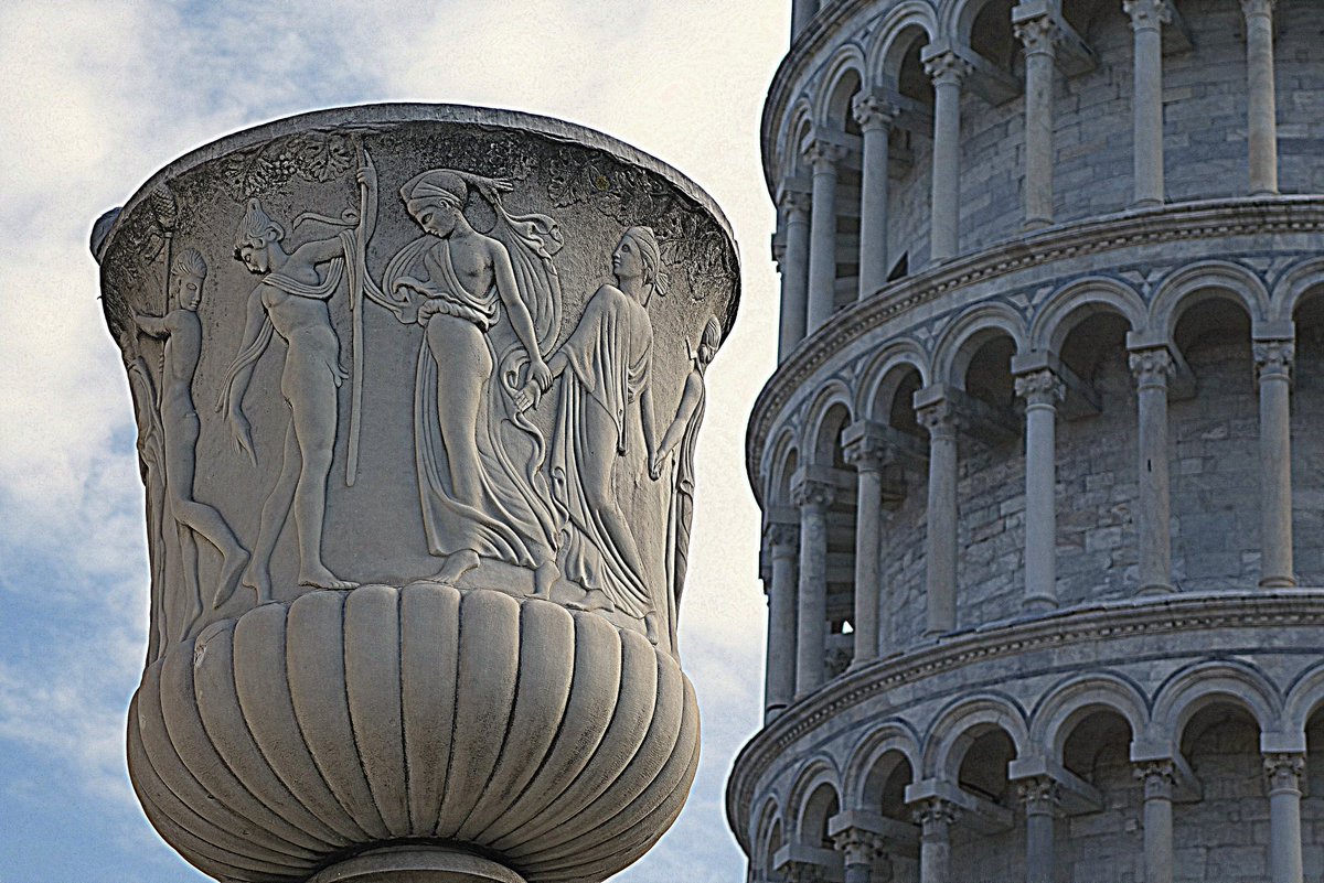 Cratere neoattico con corteo dionisiaco, riusato nel medioevo presso il Duomo di Pisa. 'Il Vaso del Talento'. Il Neoatticismo o stile neoattico (dalla regione storica di Atene, l'Attica) è una fase della scultura antica iniziata nel II secolo a.C. e conclusasi nel II secolo d.C.