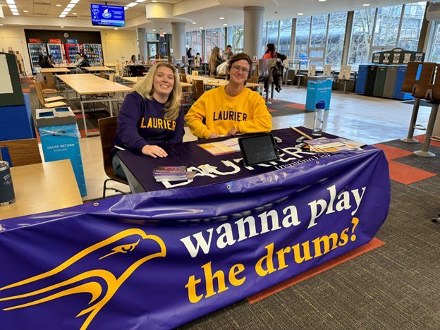 Wanna play the drums? 🥁 The Hawk Line is Laurier's first official drumline and is open to all students regardless of your major or musical experience. Learn more and fill out the RECRUITMENT FORM! 😎 recreation.laurierathletics.com/sports/2024/4/…