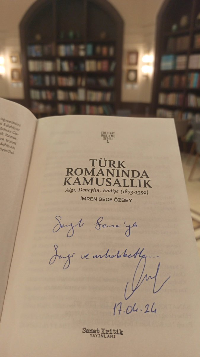 Bugün İmren Hocamızla 'Türk Romanında Kamusallık' başlıklı doktora tezini konuştuk. 🤍💐 @imrengece