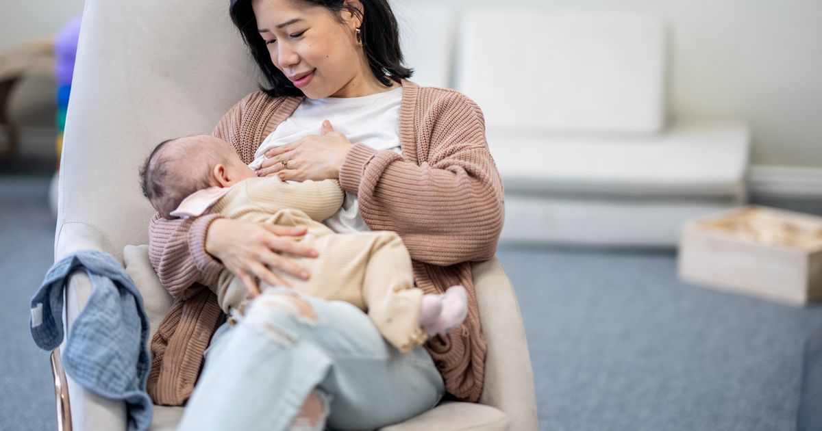 3 Ways To Prioritise Yourself, Even If You're #Breastfeeding Right Now hubs.la/Q02t5QMh0 #breastfeedingmom #newmom #firsttimemom #breastisbest #hygeiahealth #pumpingmom #hygeia #breastfeedingsupport #breastfeedingfaq #breastfeedingstruggles #normalizebreastfeeding