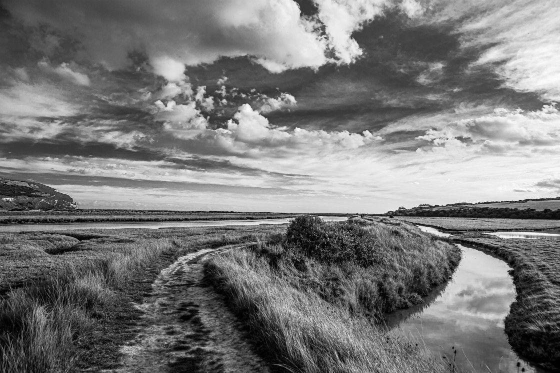 'Cuckmere Haven' by Darren Arthur ⁠ 📷:⁠ buff.ly/4axkjgg ⁠ #Picfair⁠ ⁠ _⁠ ⁠ Create your Picfair store today and join over 1,000,000 #Photographers selling their photos with their own website!⁠ _⁠ ⁠ #photo #photooftheday