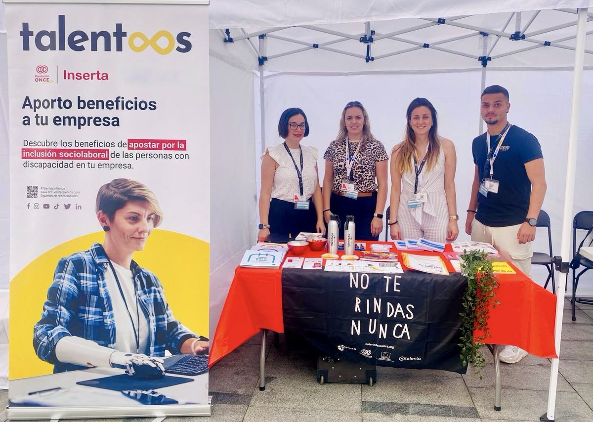 📸 Nuestros compañeros de #InsertaEmpleoTenerife estuvieron la Feria de #Empleo Job Dating - #Tenerife organizada por @Grupo_GEHOCAN para orientar a las personas con #discapacidad de la isla.