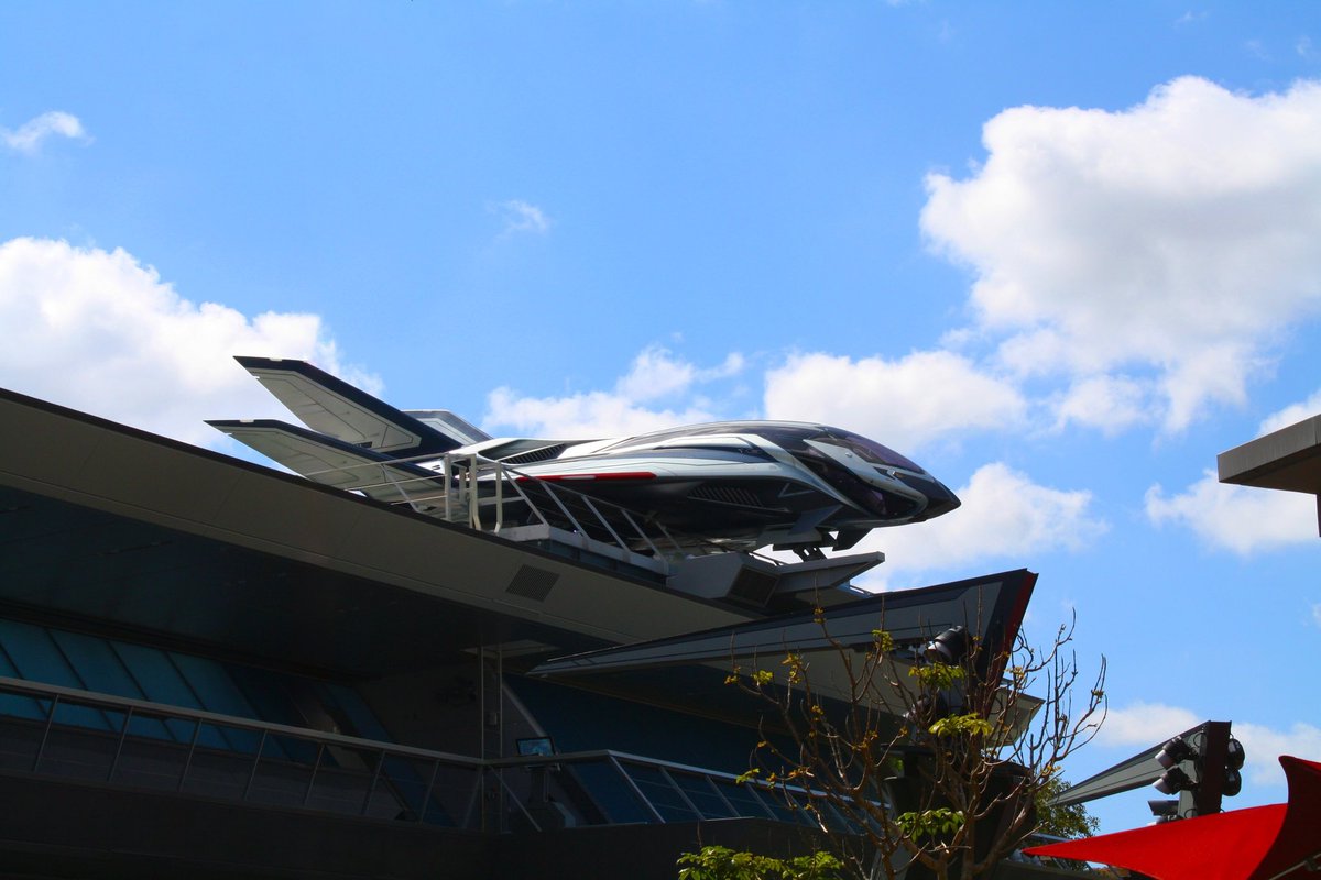 Ready to take to the sky🛩️

#disneyland #disney #thehappiestplaceonearth #thedisneylandresort #dca #disneycaliforniaadventure #california #californiaadventure #avengers #avengerscampus #quinjet @disneyland @disneyparks @disney @disneylandmagickey @marvel