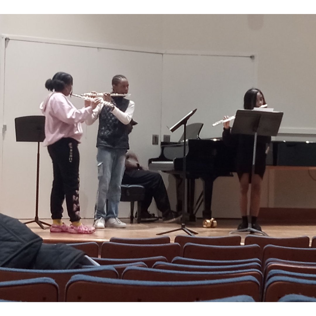 Recently, PHS students attended a flute clinic at @VSU_1882 where they got to work with Dr. Hristina Blagoeva, a flutist native of Bulgaria!👏🏾🎶