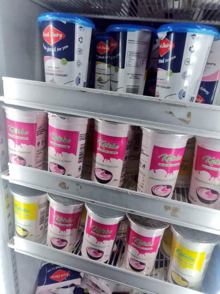 General (Rtd) Kale Kayihura's yogurt product, Katebe, is on the market. He once told me that @Wazalendo05_Ug supported him with a loan to establish the processing plant. Courtesy photo. @MODVA_UPDF @biziabby