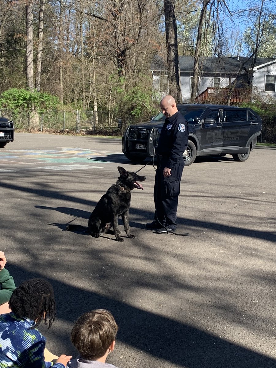 For the D.A.R.E. Program with @clarkstownpd, BW and LK students were visited by local K-9 officers and their trusty companions. The officers demonstrated how police dogs have been trained to assist with specialized tasks and talked to learners about all aspects of their unit.
