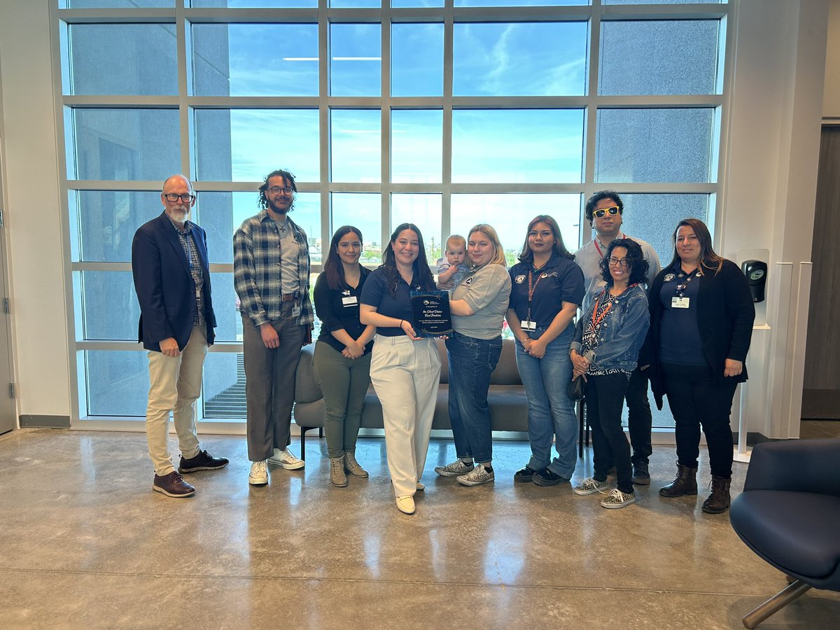 csepisd's tweet photo. EPISD Board of Trustee recognition for the Client Choice Food Pantries. Big thanks to all partners- campuses, El Pasoans Fighting Hunger Food Bank, American Heart Association and Junior League of El Paso, Inc., AmeriCorps VISTA. @AmeriCorps @AmericanHeartTX @JuniorLeague https://t.co/i4Ehqdd1NB