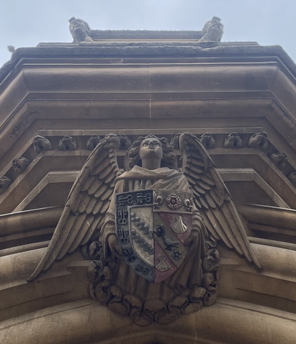 HiddenFacesPics's tweet photo. Exeter College @ExeterCollegeOx

#Oxford #oxforduniversity #university #uni #England #UK #history #sculpture #art #faces https://t.co/BI2AUM5zgP