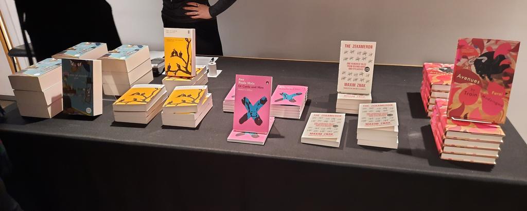Excited to celebrate all things small presses tonight with the @PrizeRofc! 🥳 Proud to have our own @Dangurangu's debut #AvenuesByTrain shortlisted along such great titles and presses!