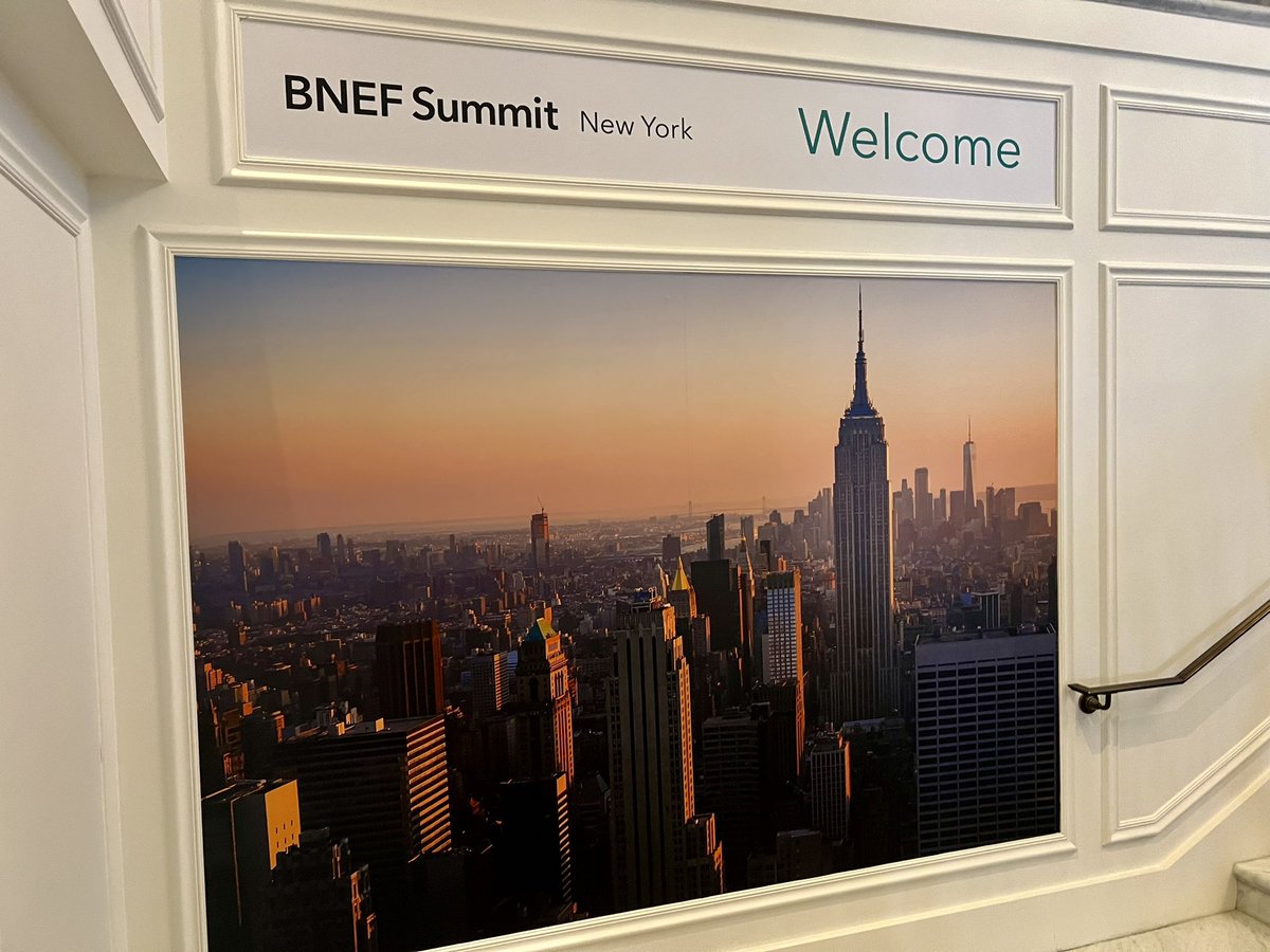 Another packed day in New York today, with meetings at the United Nations Headquarter and a second very insightful day of thr BloombergNEF 2024 New York #BNEFSummit.
