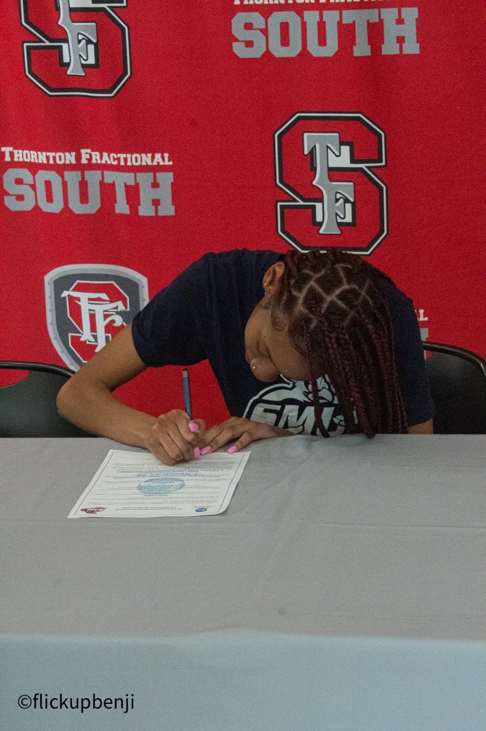 TF South Red Wolves Varsity Girls Basketball Team tweet media