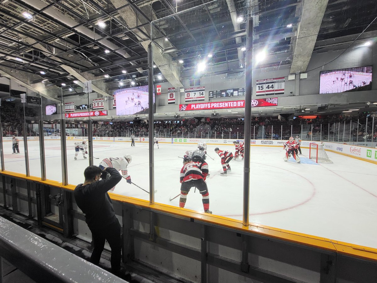 aiddecethy's tweet image. Thank you @Ottawa67sHockey @Oshawa_Generals for an amazing first @OHLHockey game for my son to see!! What a show put on by both teams!!! #OSHvsOTT #RedHot🔥