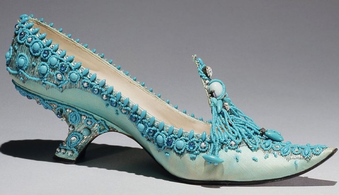 This 1961 shoe by #RogerVivier, for #Dior, is giving me cake vibes! #frockingFabulous #FashionHistory via Vogue.