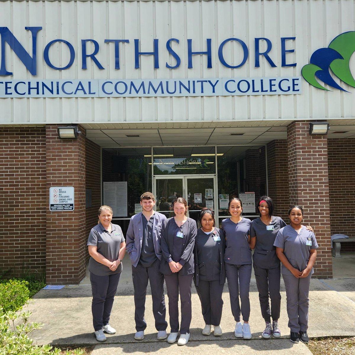 👏 Exciting Announcement! Our Dual Enrollment students are now Certified Nursing Assistants passing their Certification Exams and are now fully certified! Congratulations, CNA grads! #BuildingFutures🐊