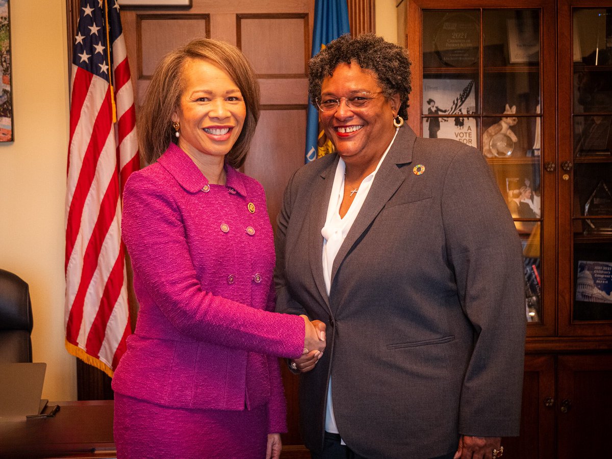 I was honored to meet with Barbados Prime Minister @miaamormottley this morning. I look forward to our countries working together to grow our economies and address some of the most pressing issues we're facing today, such as the climate crisis.