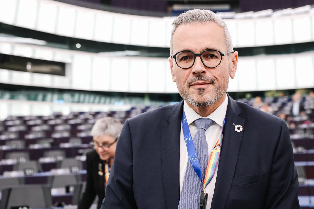 👏Félicitations @LacroixCh pour l'adoption par @PACE_News de la résolution sur la liberté d'expression et de réunion des personnes LGBTI en Europe 🏳️‍🌈