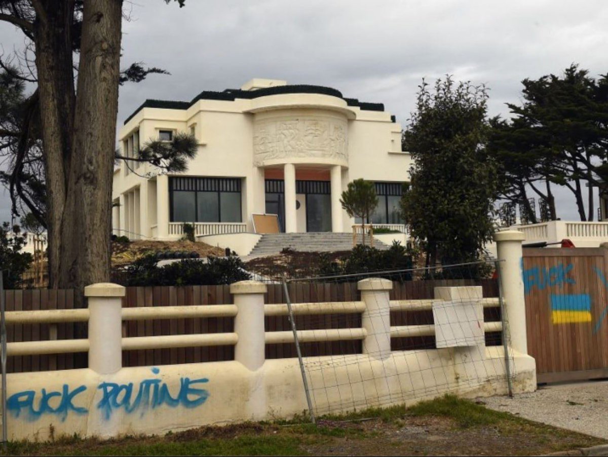La villa de l'ex-femme de #Poutine a été confisquée par les autorités françaises Selon l'hebdomadaire français Challenges, la Villa Riveri a été confisquée par la justice française en décembre 2023. Située près de Biarritz, en France, Riveri a été rachetée en 2013 pour 5,4…