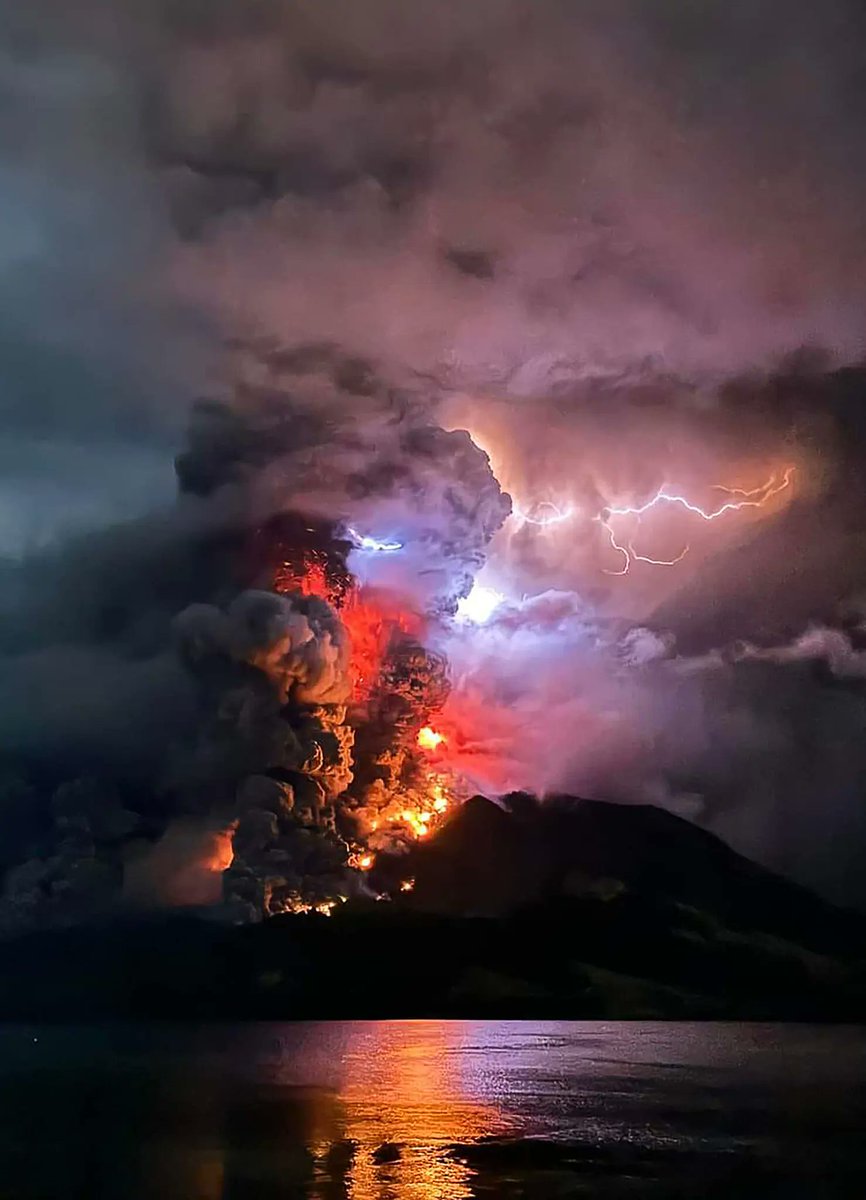 MikeMasco's tweet photo. BREAKING...🌋A MAJOR VOLCANIC ERUPTION HAS OCCURED IN INDONESIA
The #Ruang #Volcano in #Indonesia has erupted today sending ash thousands of feet into the air. Over 800 people have been evacuated in the North Sulawesi province. 

Preliminary reports are the volcanic explosivity index could exceed 4 or 5 which puts it inline with #HungaTonga eruption in 2022 (6) which had global impacts.

The #Ruang Volcano is a stratovolcano with different chemical elements that could create different global impacts than the Tonga eruption. These impacts are not known as the eruption is still occuring

Last eruption for the #RuangVolcano happened in 2022 which ranked a VEI of 4 after it sent ash 17 miles into the atmosphere.