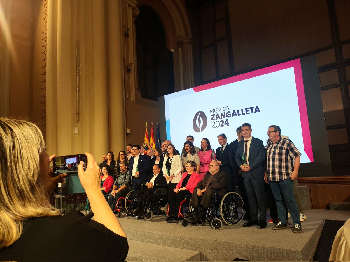 MaraJessCardos2's tweet photo. Enhorabuena a los galardonados con los Premios Zangalleta 2024 por vuestro apoyo a las personas con discapacidad
#cermiaragon
#ayuntamientozaragoza
#zalux 
#ayuntamientocaspe 
#asadicc https://t.co/Yt0P6VgT7A
