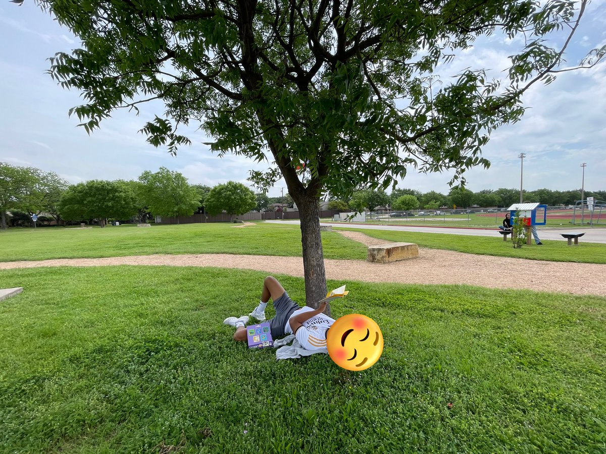 lewisphs's tweet photo. Thank you, JJP HOA for the renovations! I’ve got some big brothers &amp; sisters who are EXCITED about having a new book to read to their little siblings tonight! Watching them choose the right book gave me life today 📚❤️ @TheCBreedlove #buildingmUStangs #RISDbelieves #RISDWeAreOne https://t.co/JC5muWsYun