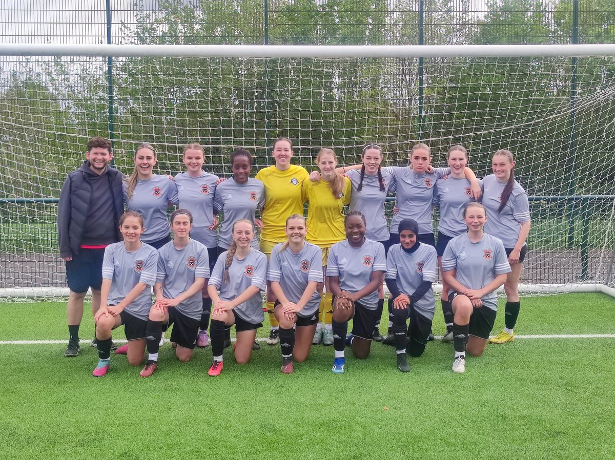 A happy squad as the Abbey girls academy win 3-0 away at Arsenal Oakland's today to stay in 2nd place in the @NFYLU19U23 Goals Form McKnight⚽, Simpson⚽ and Barrett⚽ Well done Girls 🔥⚽