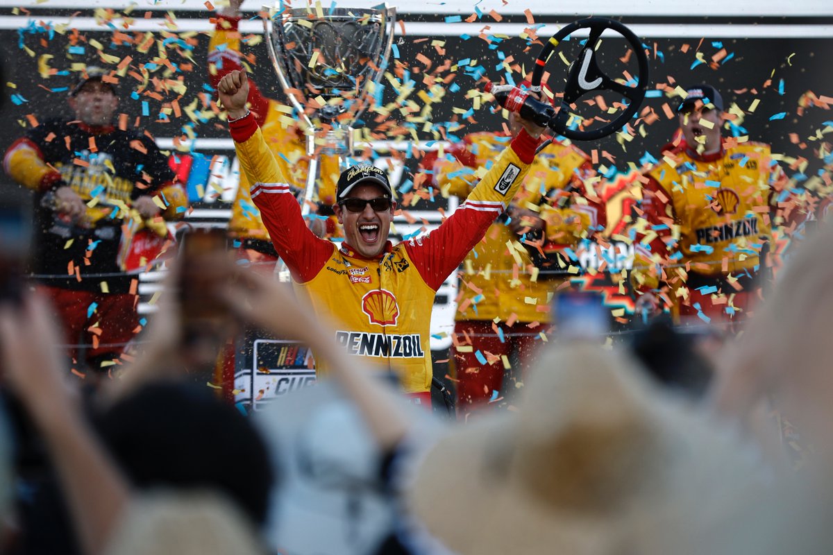 phoenixraceway tweet picture