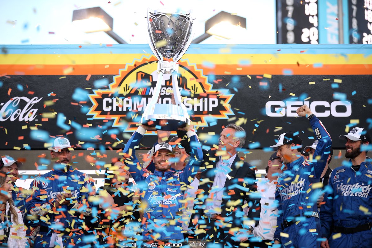 phoenixraceway tweet picture