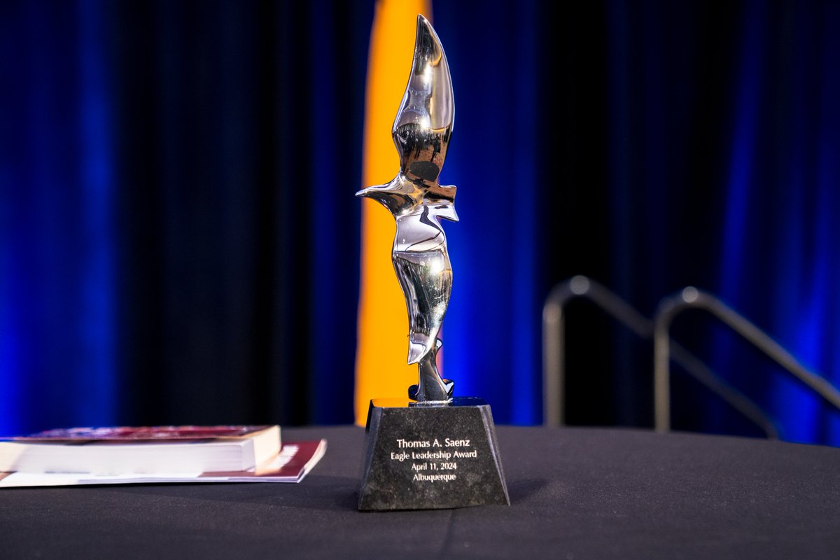 LLN_USA's tweet photo. (1/4) Chairman Mickey Ibarra continued our 20th anniversary celebration of "Bringing Leaders Together" at the 71st Latino Leaders Luncheon Series in Albuquerque, NM. Congratulations to Tom Saenz, @MALDEF President &amp; General Counsel, recipient of our Eagle Leadership Award. https://t.co/Gko5HcXqmA