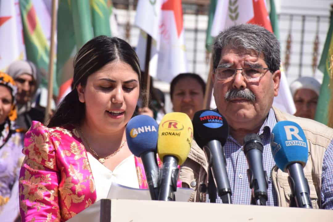 فضائية روناهي - عاجل
🛑حزب الاتحاد الديمقراطي ومؤتمر ستار يعلنان تحالفهما لإجراء الانتخابات البلدية
🛑حزب الاتحاد الديمقراطي ومؤتمر ستار: تحالفنا مفتوح لبقية الأحزاب والمنظمات للمشاركة فيه
🛑حزب الاتحاد الديمقراطي ومؤتمر ستار لأعضائهما: شاركوا في الانتخابات التحضيرية بفعالية