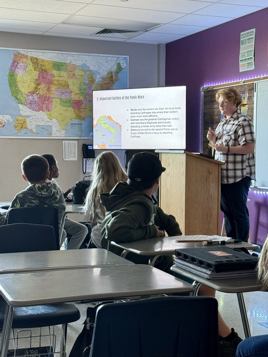 1_McFACS's tweet photo. ๐ Mr. Hinds explained the Punic Wars to 6th grade history students at FMS today ๐๏ธ๐บ๐โ๏ธ #pathwaystoteaching #careersineducationpracticun https://t.co/buMGBFcnOv