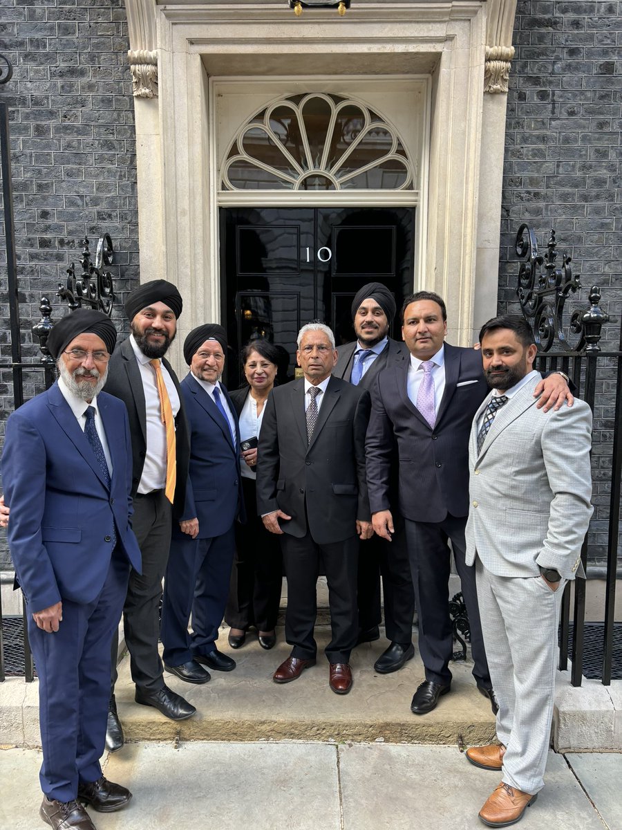 Thank you to @RishiSunak for hosting a wonderful Vaisakhi reception today at @10DowningStreet and recognising the contribution of British Sikh in our country. Pictured: Solihull Sikh Conservatives and friends.