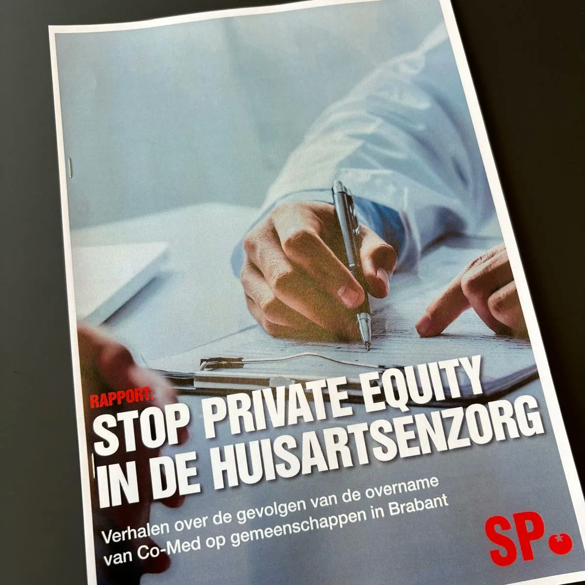 SPBreda's tweet image. Kijktip! 📺🏥🍅 Vanavond is @jimmydijksp te gast bij @op1npo over commerciële huisartsenzorg. Mét dit rapport, gemaakt dankzij de vele meldingen bij o.a. ons Bredase meldpunt en inzet van vele anderen uit de wijk! 💪🏾
Kijk mee vanaf 22.24u! 
#HaagseBeemden #CoMed #solidariteit