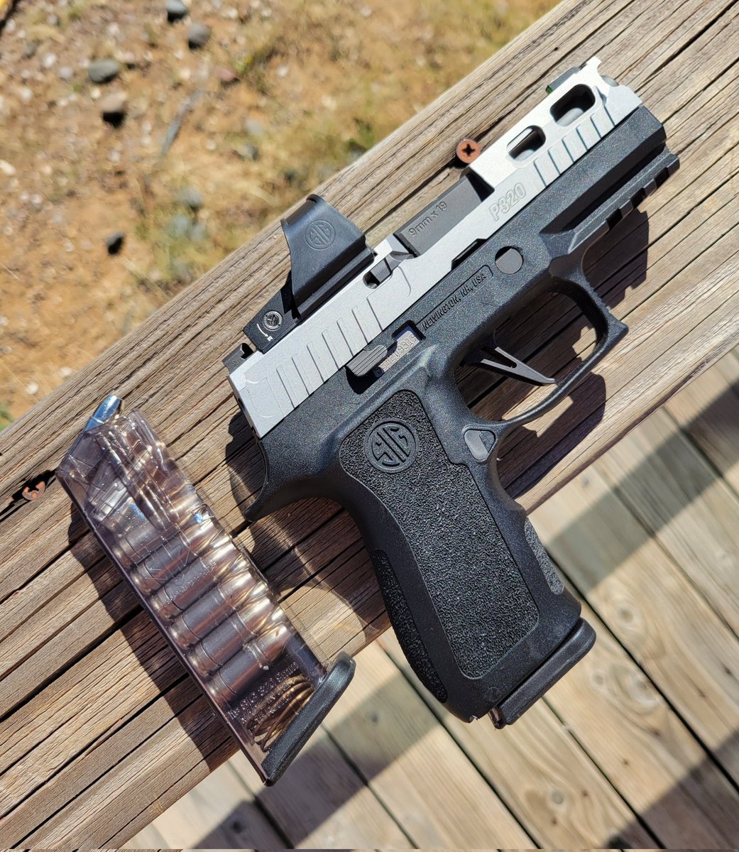 AZWS's tweet image. One of my favorite @sigsauerinc P320c builds. 🔥🔥🔥

#sigsauerinc #procut #romeo1pro #siglife #AZWS #buyagun #trainhard #2ADefenders