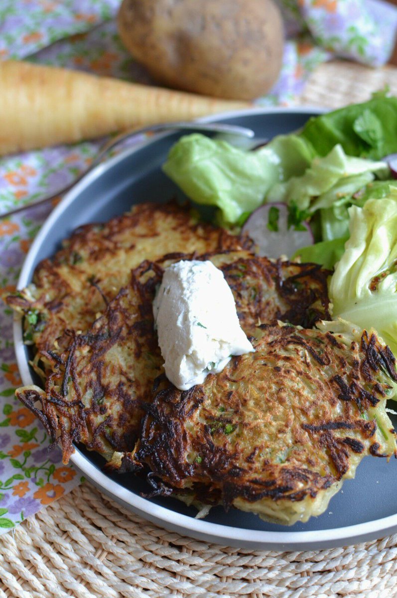 #Recette via #humcasentbon Galettes pommes de terre et panais #végétarien 👉humcasentbon.over-blog.com/2024/04/galett… #galette #panais #veggie #food #legume #plat #ideerecette #jeudiphoto