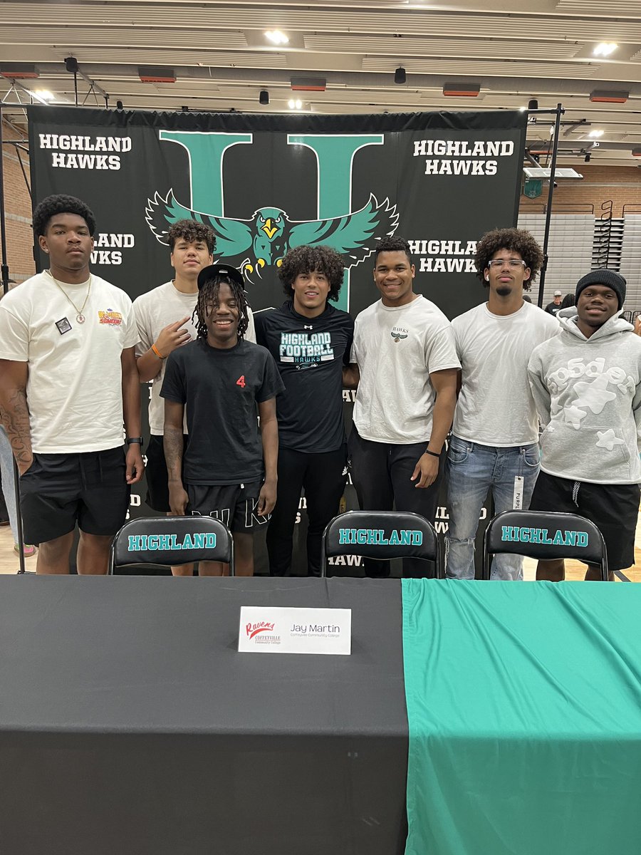 Signing day celebration at Highland! Congrats to @Jayyy_martin committing to @Red_Raven_FB & @bertrandberryII committing to @valpoufootball . Proud of you guys!